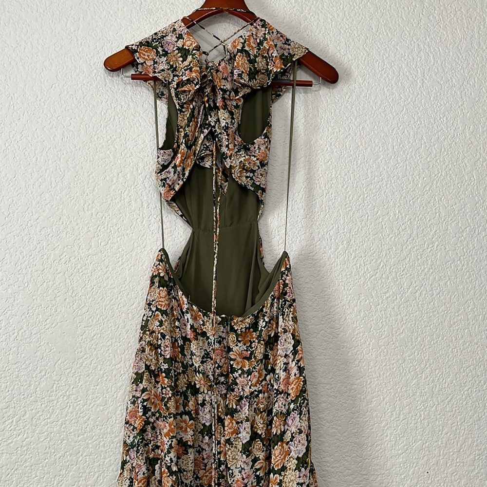 ASTR Floral Print Cutout Maxi Dress - Picture 11 of 17